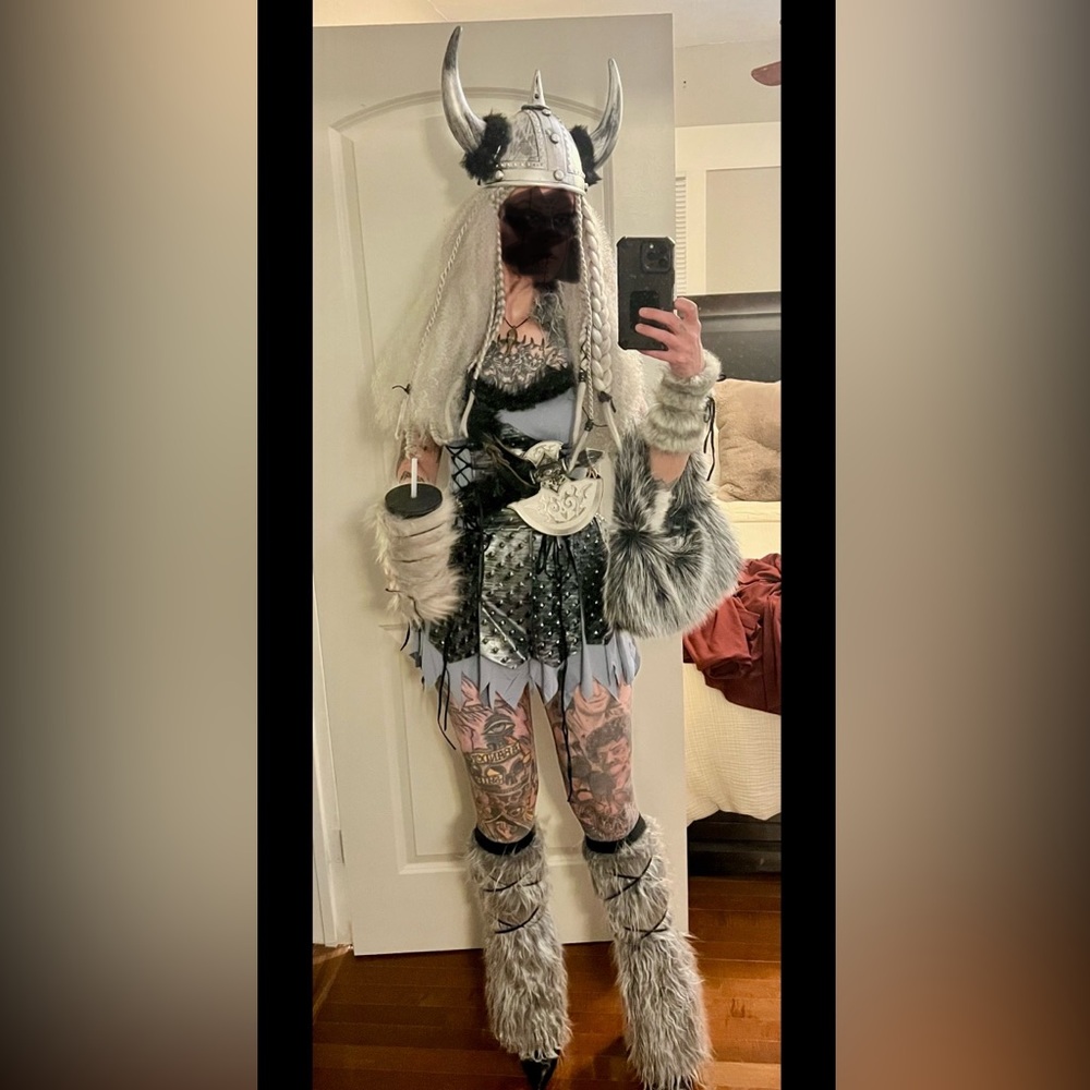 Dolls Kill Women’s Viking Costume - Size Medium